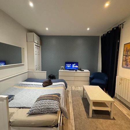 Appartement Proche Centre Ville, Gare Et Autoroute Melun Exteriér fotografie