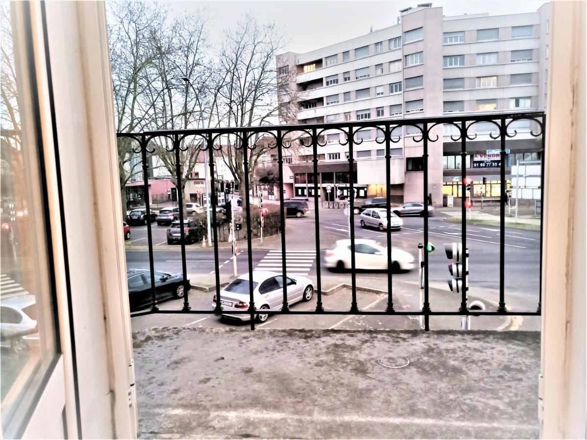 Appartement Proche Centre Ville, Gare Et Autoroute Melun Exteriér fotografie