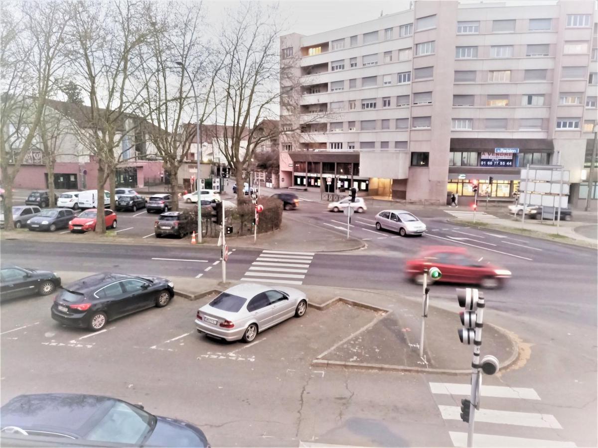 Appartement Proche Centre Ville, Gare Et Autoroute Melun Exteriér fotografie