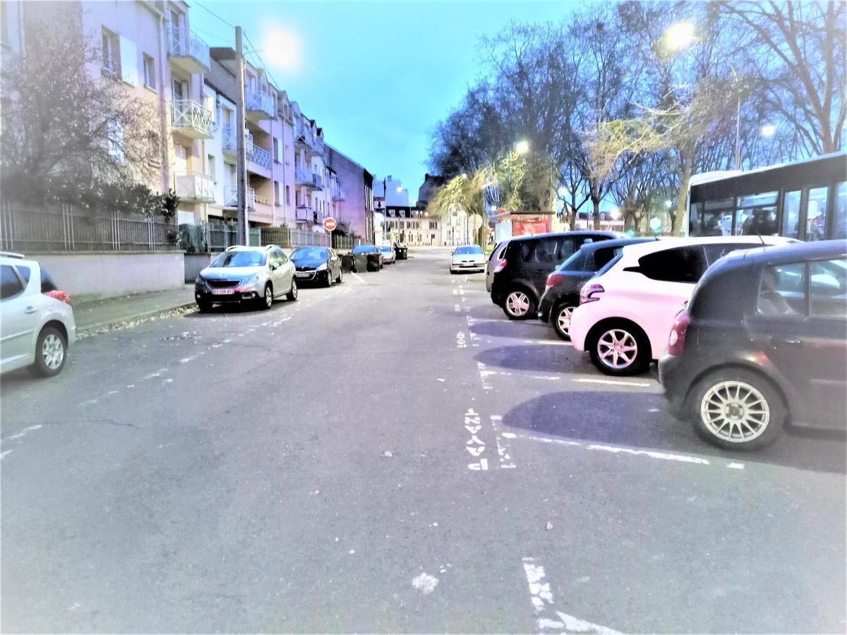 Appartement Proche Centre Ville, Gare Et Autoroute Melun Exteriér fotografie